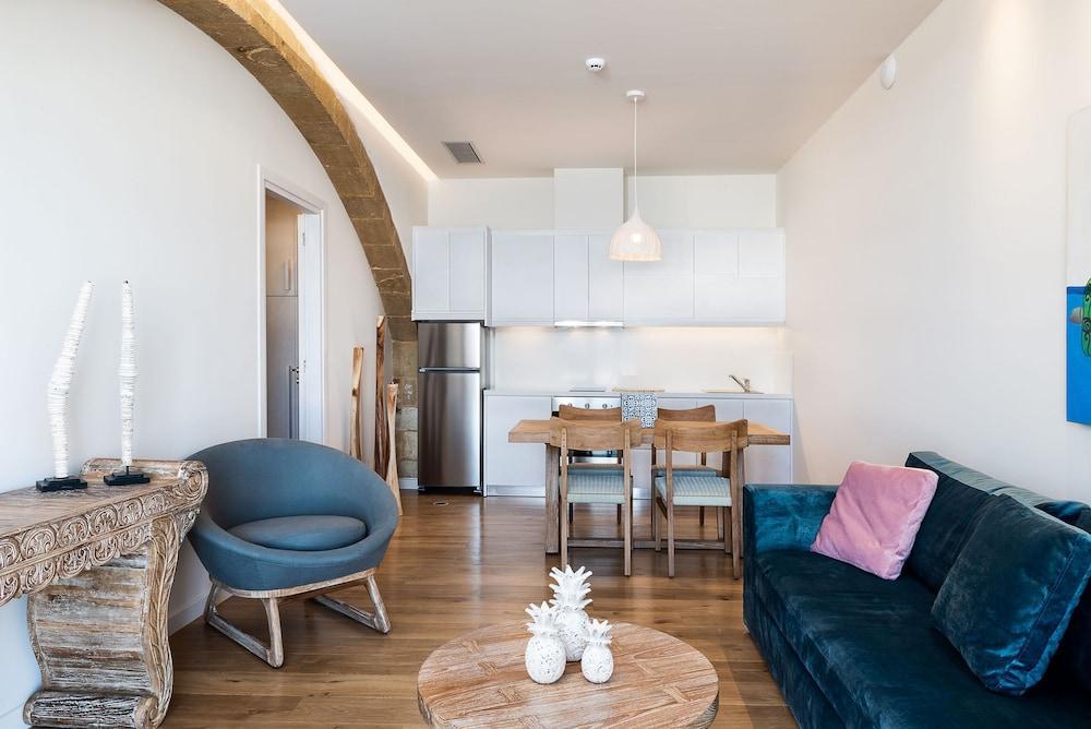Avra Apartments Kolymbari Harbour Eksteriør bilde